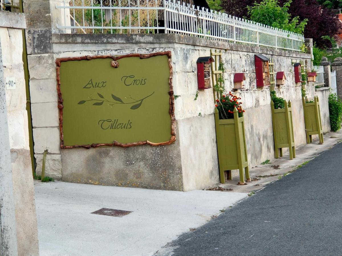 Aux Trois Tilleuls Bed & Breakfast Loches Exterior photo
